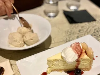 Elle Restaurant & Lounge