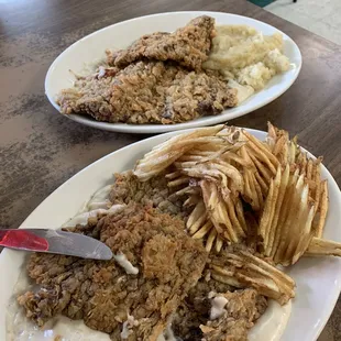The regular chicken fry with waffle fries. It's BIG and delicious!
