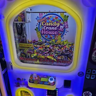 Candy claw machine