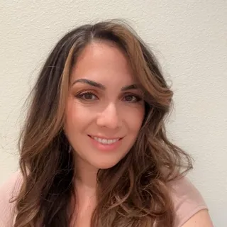 Elizabeth R.