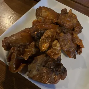 Medium buffalo 6 ct thighs
