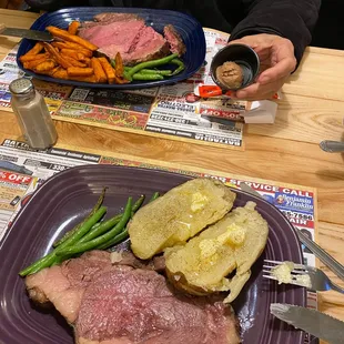 Jake's Queen size Prime Rib, delicious!