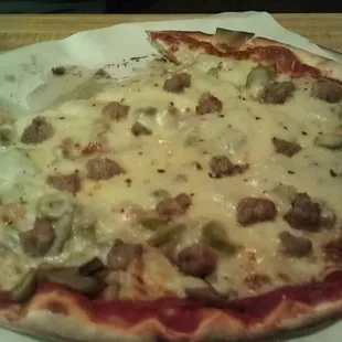 Oven Combo: Sausage, Pepperoni, Cheese, Mushroom, Onion &amp; Green Olives. Tasty!