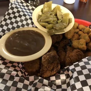 Chicken liver,brown gravy,fried okra &amp; beans.