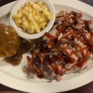 Pulled pork platter with Mac and cheese and mashed potatoes