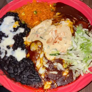 a plate of mexican food