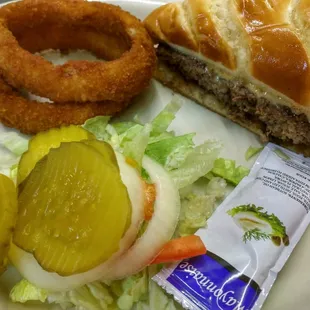 1/2 CHEESEBURGER with Onion Rings