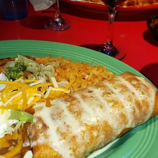 Chimichanga con spicy queso