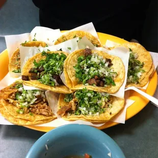 7 steak &amp; chicken tacos with onion &amp; cilantro