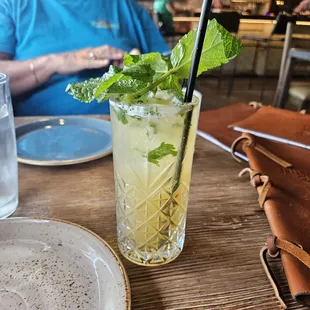 Pineapple mojito