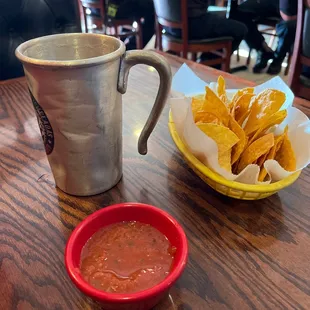 Draft beer and chips