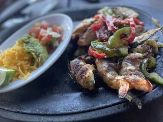 Dos Rios Mexican Bar &  Grill