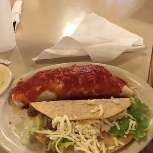 One taco one burrito on the children&apos;s menu