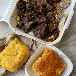 Oxtail, beef patty, Macaroni and Cheese, Steamed cabbage
