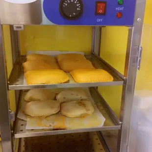 Patties in beef, chicken and cheese