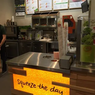 12/31/16 (sat): fresh squeeZe juice time!