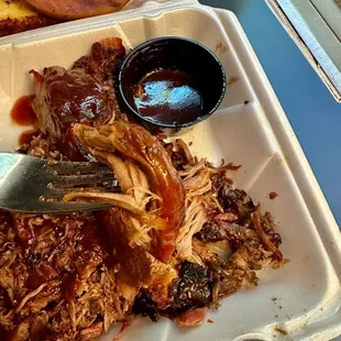 The Texan, some of all the meat that they serve Sliced Brisket, Baloney, Chopped brisket