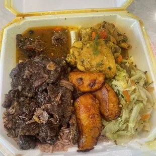Oxtails &amp; chicken curry plate