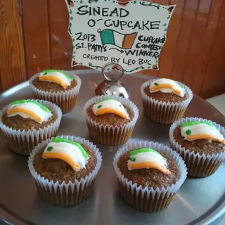 Sinead O' Cupcake (Available for order 3/16 - 3/17)