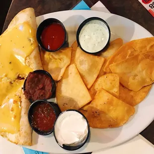 Chicken quesadilla - HUGE, could share with 3 people!