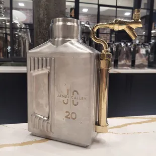 Such fancy and cool growlers