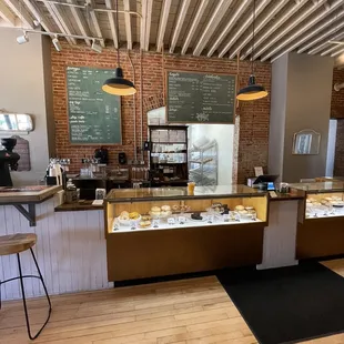 ramen and noodles, interior
