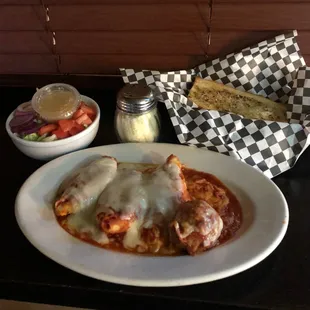 Stuffed Shells and Garlic bread
