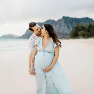 Beautiful maternity photosession in Hawaii