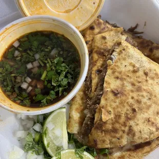 Quesadilla de Birria en Harina