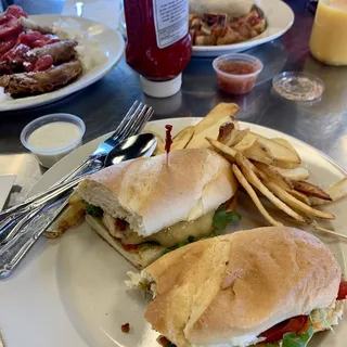 Grilled Chicken Pesto Sandwich