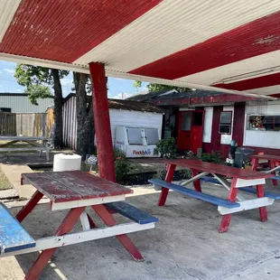 Clean and cared for eating area.