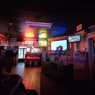 Dranking beers and good karaoke!