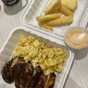 Jerk chicken, Mac 'n cheese, yucca fries