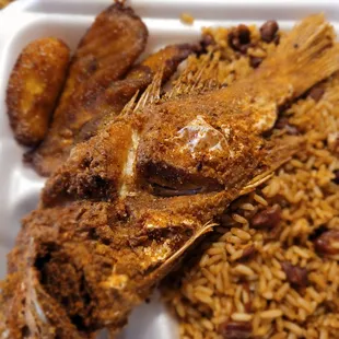 Red snapper, peas and rice and plantain zoom.