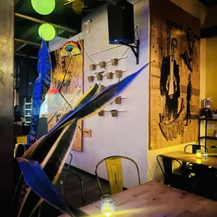 sushi and sashimi, interior