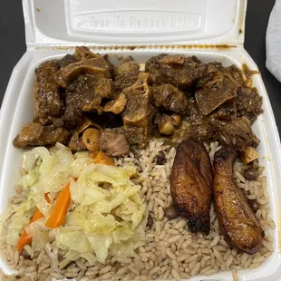 Full Oxtail with rice and peas