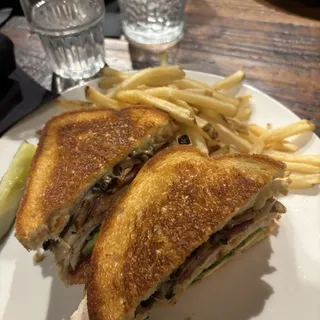 ROASTED TURKEY ON GRILLED SOURDOUGH