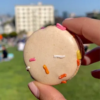 12 Pack Assorted Macarons Box