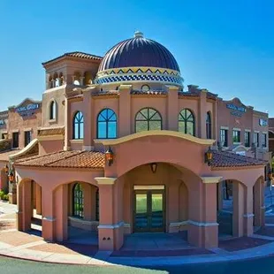 Plaza Colonial. SW corner of Skyline &amp; Campbell, beneath the copper dome!