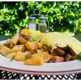 Spinach Chicken Omelet x potatoes and fruits.
