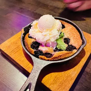 Blackberry cobbler