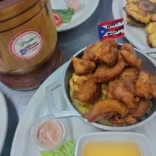 Mofongo de chicharrones de pollo