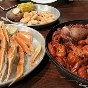 Soooo much yummy seafood!