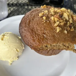 Banana nut muffin