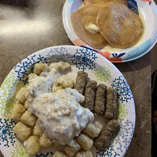 The biscuits and gravy was my order to go.. The size is HUGE!!