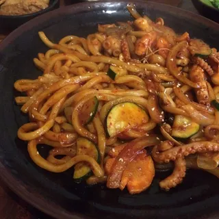 N6. Fried Udon with Spicy Seafood and Squid