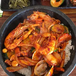 M6. Rice with Spicy Seafood