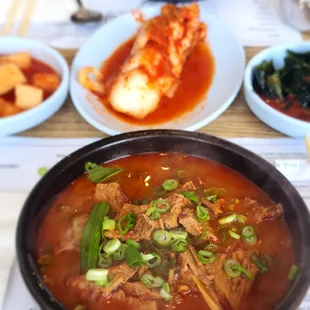 Spicy vegetable with beef soup