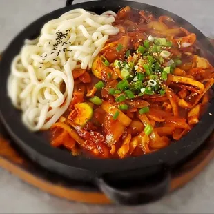 오징어볶음 (Ojingeo Bokkeum)