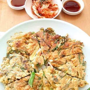 Haemul Pajeon (seafood pancake)